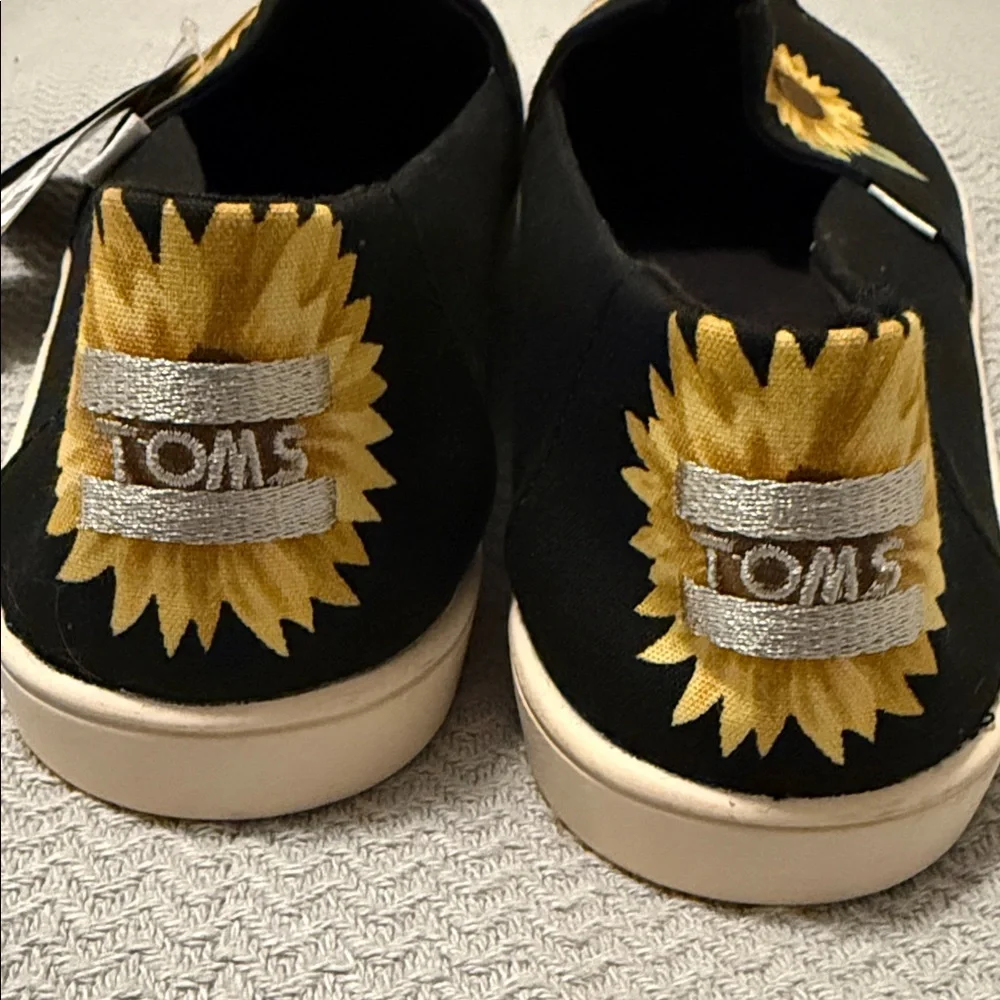 Toms Black Canvas Slip-On Flats with Yellow Sunflower Motif - Picture 9 of 10